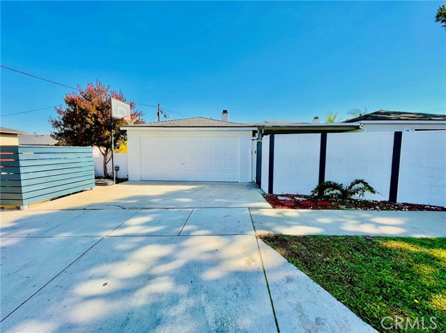 1301 11th Street, Manhattan Beach, California 90266, 3 Bedrooms Bedrooms, ,1 BathroomBathrooms,Residential,Sold,11th Street,SB21234475