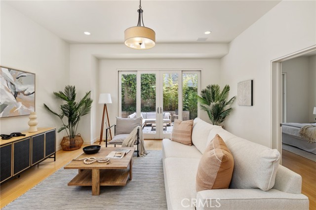 Image 10 of 25 For 2710 Pine Ave.