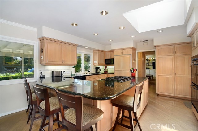 Detail Gallery Image 16 of 48 For 4510 Triste Pl, Tarzana,  CA 91356 - 4 Beds | 3 Baths