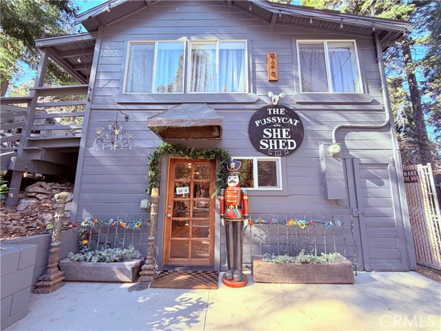 Detail Gallery Image 2 of 51 For 926 Kuffel Canyon, Lake Arrowhead,  CA 92385 - 2 Beds | 1 Baths