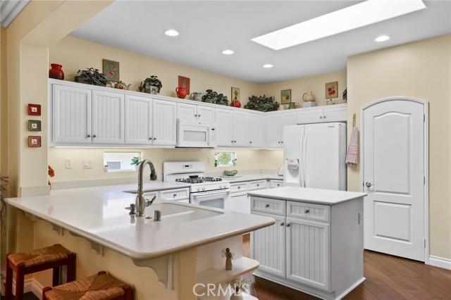 Detail Gallery Image 5 of 36 For 24193 Watercress Dr, Corona,  CA 92883 - 2 Beds | 2 Baths