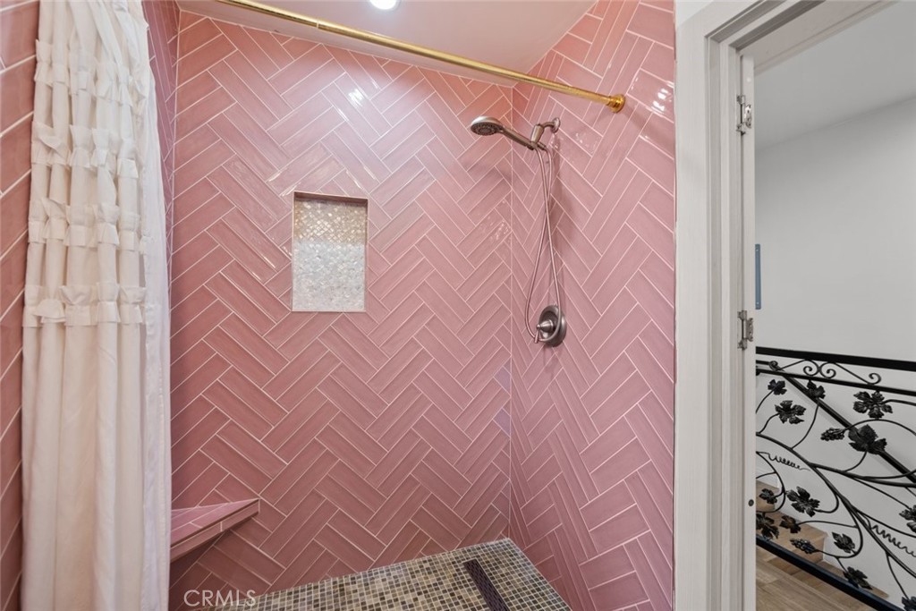 https://media.crmls.org/medias/0c4c3b34-895b-42d0-81ee-97b0e83936fb.jpg?preset=X-Large