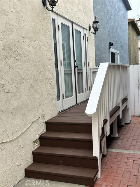 744 Center Place, Manhattan Beach CA: https://media.crmls.org/medias/0c4c4644-188e-4969-823c-f8deadf94e67.jpg