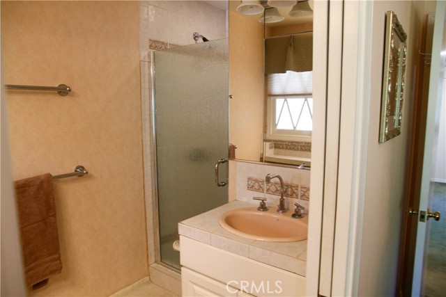 Detail Gallery Image 31 of 61 For 18543 Chatsworth St, Northridge,  CA 91326 - 5 Beds | 2/1 Baths
