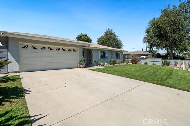 Detail Gallery Image 3 of 28 For 4088 Lively, Riverside,  CA 92505 - 4 Beds | 2 Baths