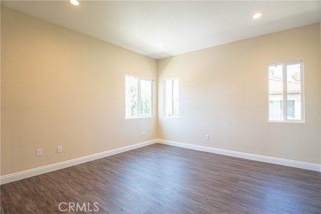 9246 Cedros Avenue, Panorama City CA: https://media.crmls.org/medias/0c4e766d-c65a-4a16-bbf7-0fc43e80428f.jpg