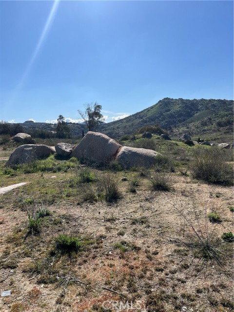 Detail Gallery Image 7 of 22 For 19260 Santa Rosa Mine, Perris,  CA 92570 - 4 Beds | 2 Baths