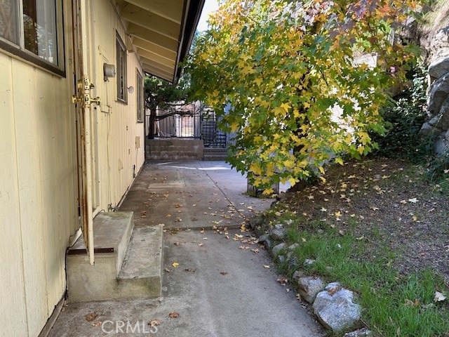 22348 Glenwood, Crestline CA: https://media.crmls.org/medias/0c4ef598-d06d-4662-acf4-0681f5a061af.jpg