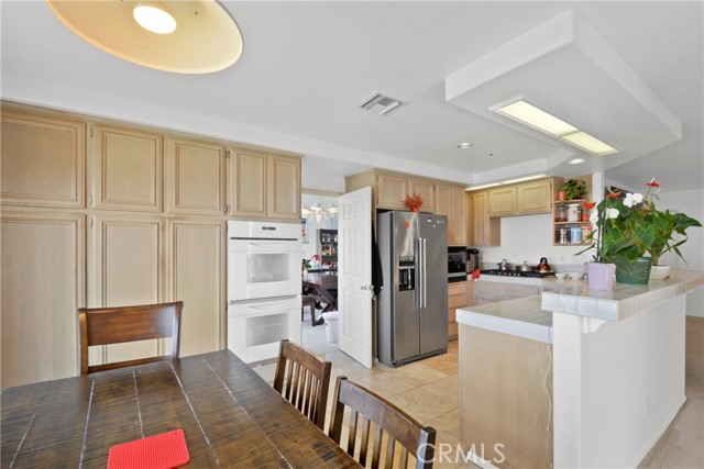 40 Paseo Alba, San Clemente CA: https://media.crmls.org/medias/0c4fdd78-9eff-4311-ad49-0c40d28153e4.jpg
