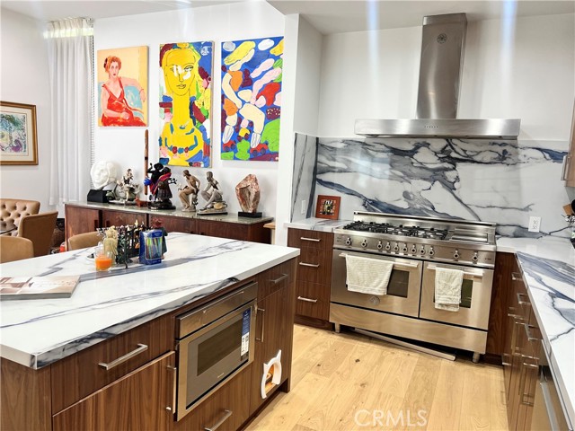 Detail Gallery Image 13 of 14 For 1200 N Sweetzer Ave #2,  West Hollywood,  CA 90069 - 3 Beds | 2/1 Baths