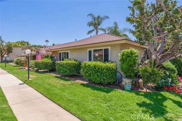 Detail Gallery Image 2 of 37 For 1919 Sherry Ln #28,  Santa Ana,  CA 92705 - 3 Beds | 2 Baths