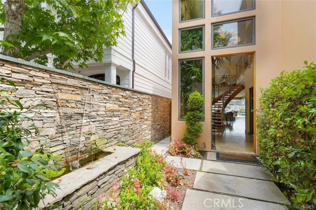 2278 Channel Rd Road, Newport Beach CA: https://media.crmls.org/medias/0c51b4b2-2d6f-4327-877d-b16ba1b9a8b8.jpg