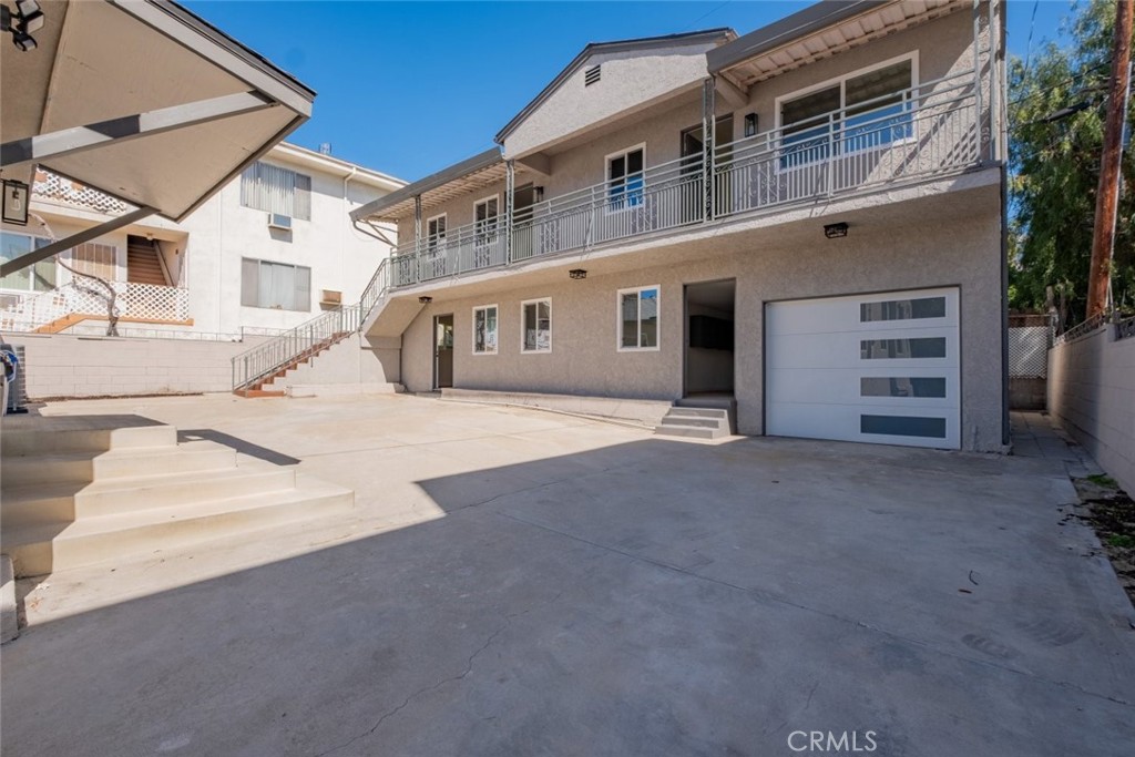 1/2 N Alexandria Avenue
