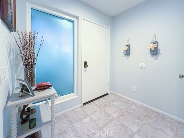 Detail Gallery Image 6 of 28 For 7904 Topanga Canyon Blvd #3,  Canoga Park,  CA 91304 - 3 Beds | 2/1 Baths