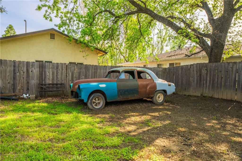 https://media.crmls.org/medias/0c526b71-5ab7-48ee-bdc3-54cb3e516191.jpg?preset=X-Large