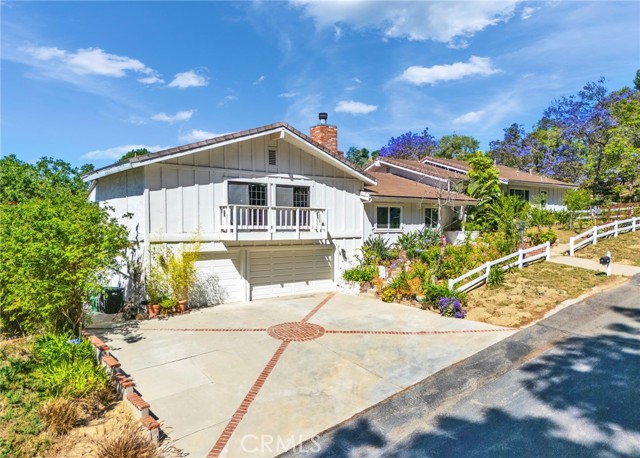 2243 Feather Rock Road, Diamond Bar CA: https://media.crmls.org/medias/0c52f9d8-d9e0-48eb-93bc-5ae0ed93f0fe.jpg