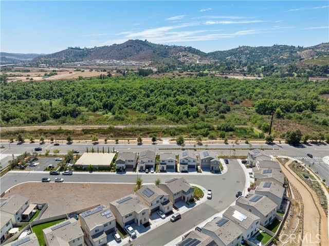 35060 Hacienda, Fallbrook CA: https://media.crmls.org/medias/0c52fb88-422d-4942-a182-eec667463bac.jpg