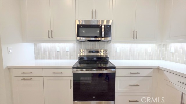 Detail Gallery Image 8 of 39 For 12951 Paradiso Dr #107,  Corona,  CA 92880 - 3 Beds | 3/1 Baths