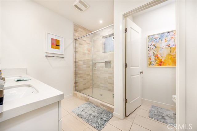 Detail Gallery Image 5 of 26 For 126 Sunnyside, Irvine,  CA 92618 - 2 Beds | 2 Baths