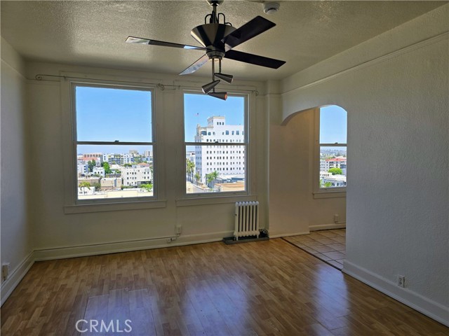 455 E Ocean Blvd, Long Beach CA: https://media.crmls.org/medias/0c5487b6-1ac4-4372-8246-8df3fb30e640.jpg