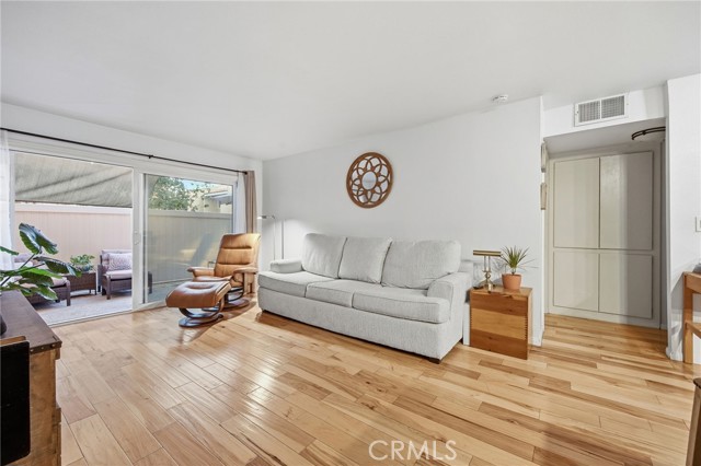 Detail Gallery Image 4 of 29 For 1101 W Macarthur #229,  Santa Ana,  CA 92707 - 1 Beds | 1 Baths