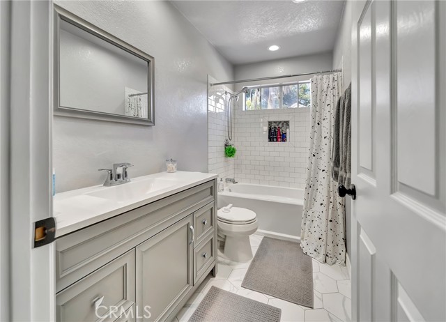 Detail Gallery Image 20 of 31 For 549 Stoney Peak Ct, Simi Valley,  CA 93065 - 3 Beds | 2/1 Baths