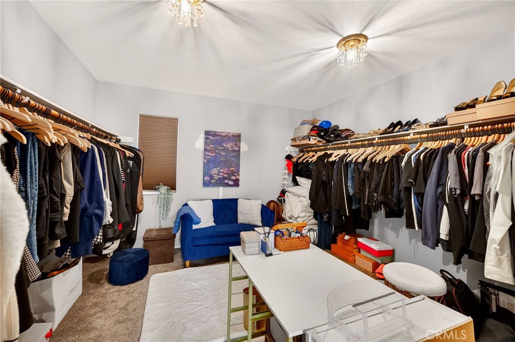 https://media.crmls.org/medias/0c55418b-b02d-44a7-b318-8e28fabe00aa.jpg?preset=X-Large