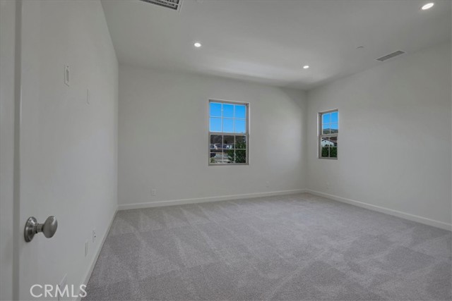 228 Birdseye, Irvine CA: https://media.crmls.org/medias/0c555b8d-272e-4372-a801-22da12161ac5.jpg