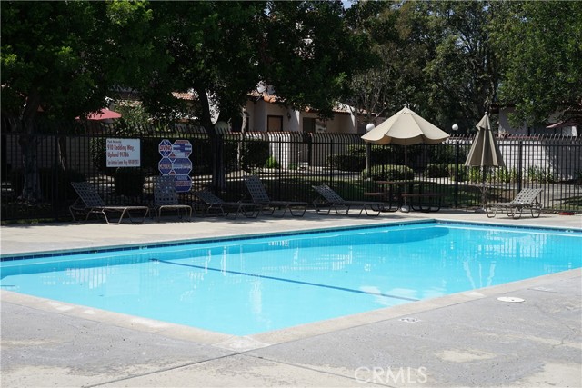Detail Gallery Image 6 of 29 For 930 N Redding Way #D,  Upland,  CA 91768 - 3 Beds | 2/1 Baths