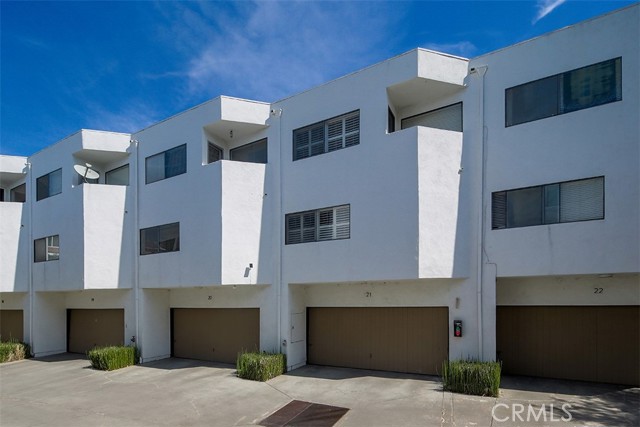 Detail Gallery Image 1 of 1 For 818 N Monterey St #21,  Alhambra,  CA 91801 - 3 Beds | 1/1 Baths