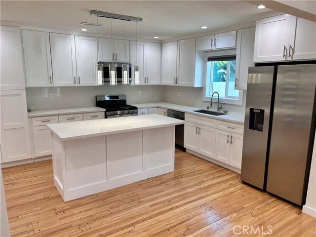 8541 Belmar Avenue, Northridge CA: https://media.crmls.org/medias/0c5683f2-4aef-47b2-a6d4-c3dc4a9cd69f.jpg