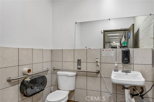 3200 Mission Avenue, Oceanside CA: https://media.crmls.org/medias/0c568647-3fed-4f84-a079-2a984e56885d.jpg
