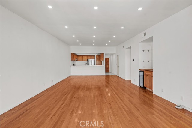 Detail Gallery Image 18 of 35 For 1559 Winona #D3,  Los Angeles,  CA 90027 - 2 Beds | 2 Baths