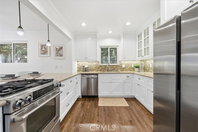 Detail Gallery Image 11 of 49 For 1808 Manzanita Lane, Manhattan Beach,  CA 90266 - 5 Beds | 3 Baths