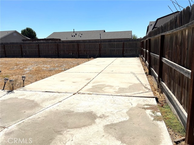 2127 Tule River Avenue, Corcoran CA: https://media.crmls.org/medias/0c57892c-afc7-4cff-8df2-1c17f2c3b5b4.jpg