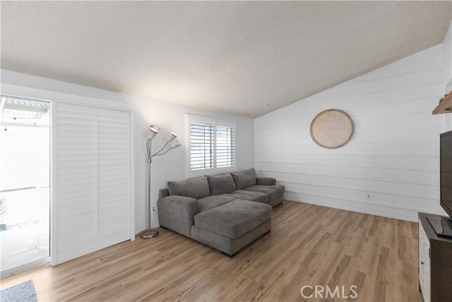 Detail Gallery Image 8 of 16 For 140 W Pioneer Ave #38,  Redlands,  CA 92374 - 2 Beds | 2 Baths