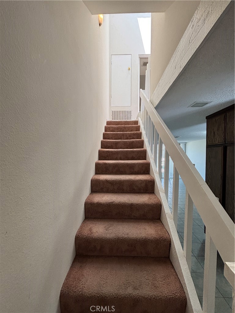 https://media.crmls.org/medias/0c581c92-939e-4110-b80b-13209e37e63e.jpg?preset=X-Large