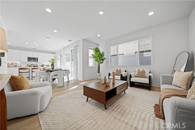 4253 S Heather Privado, Ontario CA: https://media.crmls.org/medias/0c586b7c-3e03-4b07-bf6a-d71abe40fc0f.jpg