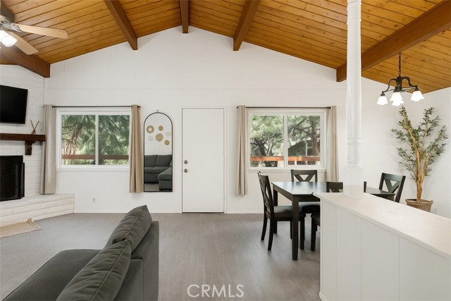 1628 Freeman Dr, Pine Mountain Club CA: https://media.crmls.org/medias/0c588618-665e-444a-9343-bc7dcc1f3315.jpg