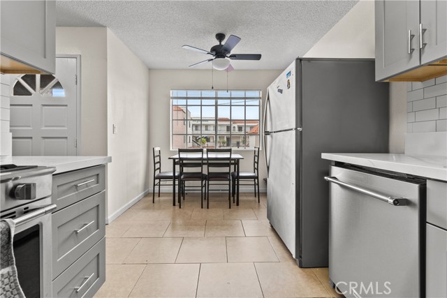 Detail Gallery Image 8 of 62 For 3702 W 126th, Hawthorne,  CA 90250 - – Beds | – Baths