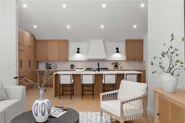 Detail Gallery Image 4 of 14 For 2055 Calvert Ave, Costa Mesa,  CA 92626 - 4 Beds | 4 Baths