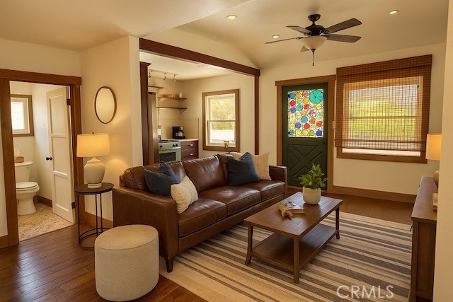 Detail Gallery Image 5 of 43 For 5059 Lynnfield St, Los Angeles,  CA 90032 - 2 Beds | 1 Baths