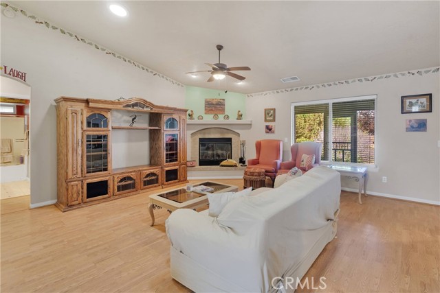 14908 Dakota Road, Apple Valley CA: https://media.crmls.org/medias/0c5a2904-41bb-44ae-940a-7c4858d6ad05.jpg