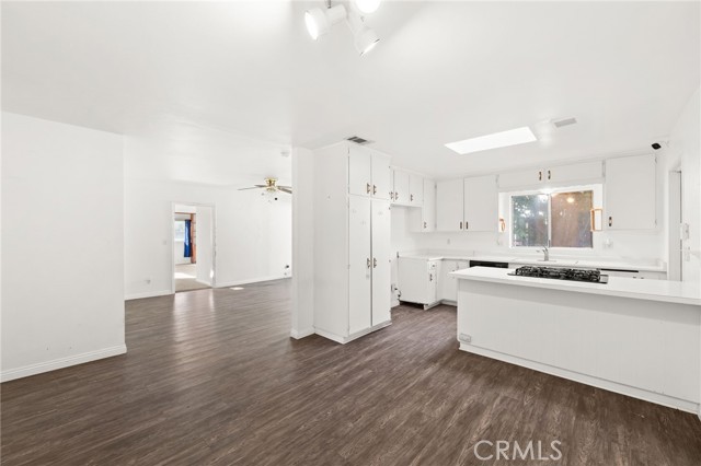 Detail Gallery Image 13 of 38 For 1469 W Marshall Bld, San Bernardino,  CA 92405 - 4 Beds | 2 Baths