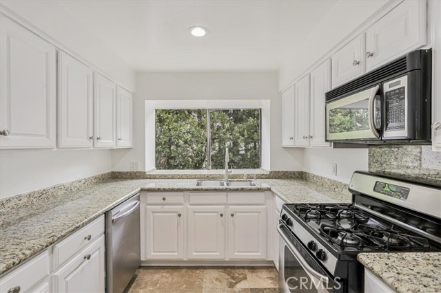 23467 Park Sorrento, Calabasas CA: https://media.crmls.org/medias/0c5aac10-2069-4aaa-a718-da4df47b6f54.jpg