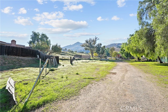 Detail Gallery Image 29 of 31 For 17551 Holden, Perris,  CA 92570 - 4 Beds | 2 Baths