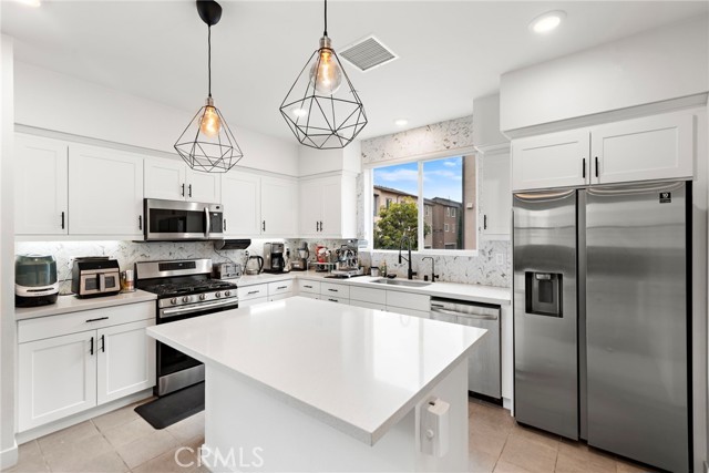 8103 Cooper Lane, Gardena CA: https://media.crmls.org/medias/0c5b7962-8e99-4c2c-bc06-edbc0fdf3587.jpg