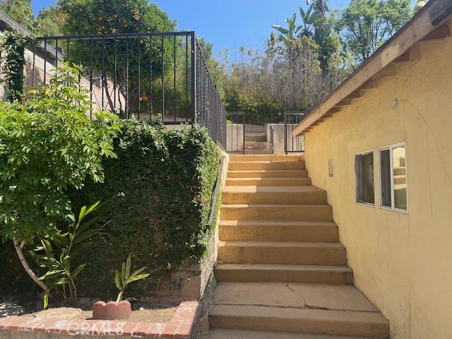 1153 Isabel Street, Los Angeles CA: https://media.crmls.org/medias/0c5b9d91-aafd-48b1-93c6-43175345b274.jpg