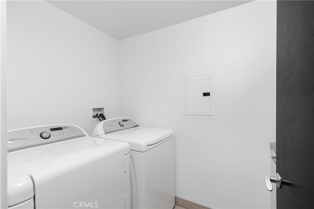 932 Manhattan Beach Boulevard, #B