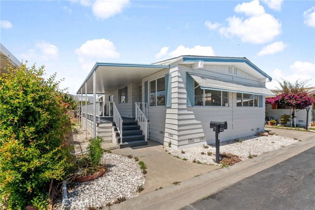 10200 Bolsa Ave, Westminster CA: https://media.crmls.org/medias/0c5c48e7-5b54-4a60-819c-67431485f67c.jpg